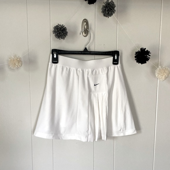 Nike pleated skirt